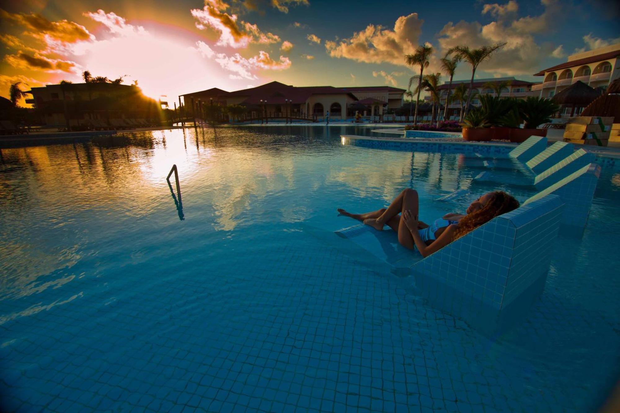 Grand Palladium Imbassai Resort & Spa Facilities photo Sunset at Iberostar Grand Hotel Bávaro